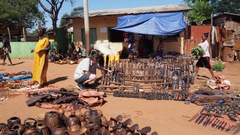 Mercado en Dimeka, tribu Hamer