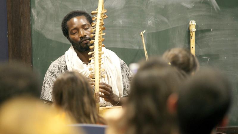 Khaled y Baloji congregan a más de 20.000 personas en la Fiesta Womad