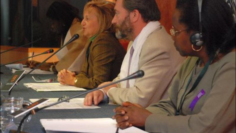 1127_erradicacion_violencia03.jpg