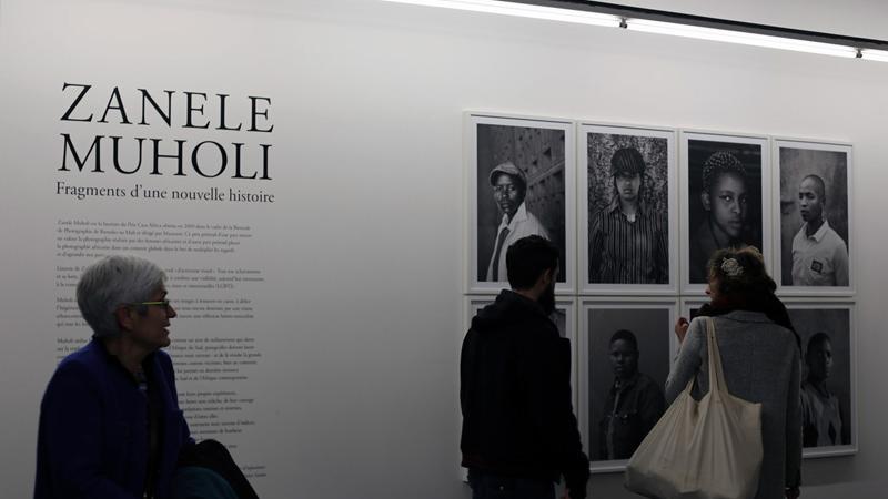 La obra de la fotógrafa sudafricana Zanele Muholi llega a Francia con una exposición producida por Casa África