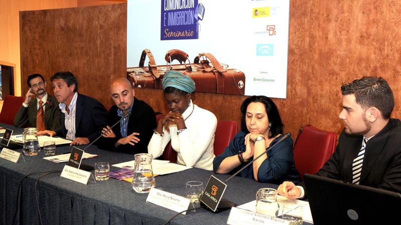 Periodistas y sociedad civil debaten sobre el tratamiento de la inmigración en los medios de comunicación