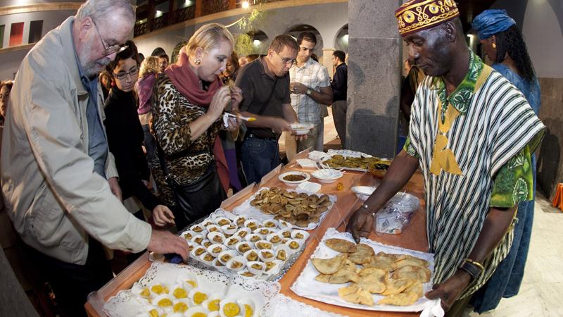 Los sabores africanos inundan el patio de Casa África