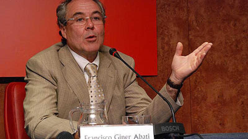 Giner Abati da una conferencia sobre su última expedición en Casa África