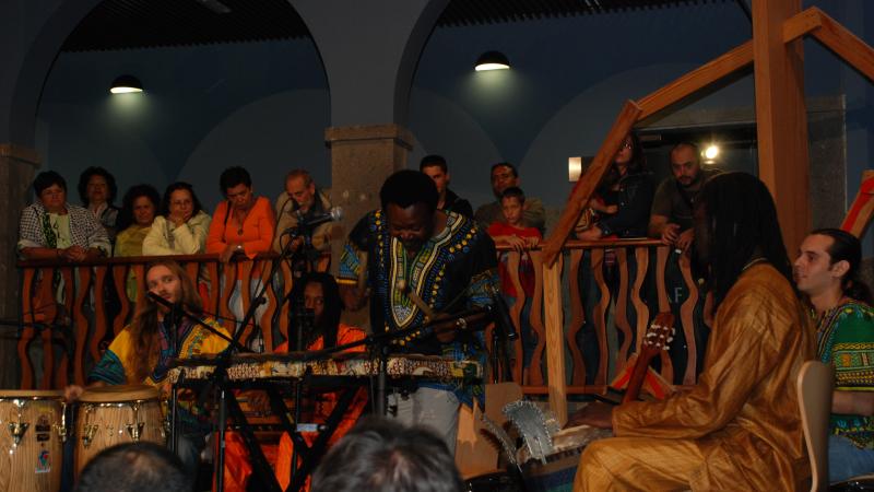 Justin Tchatchoua ofreció un concierto en Casa África