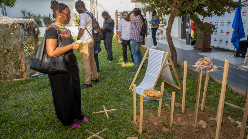 Momento de la inauguración en el Instituto Cervantes de Dakar