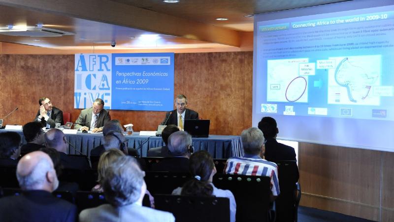 13. Presentación del Informe Perspectivas Económicas en África, 2009 en Casa África