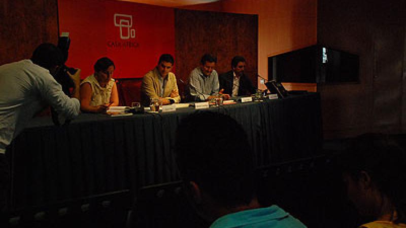 2107_nombre_nadie_present03.jpg