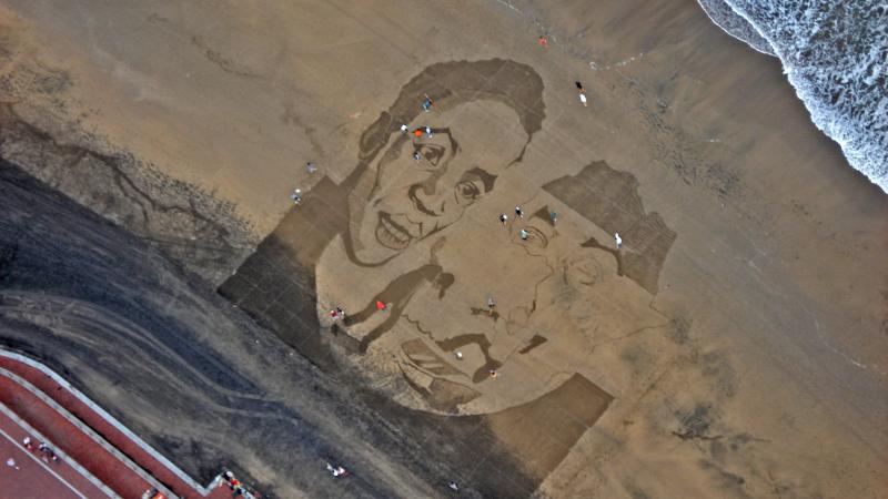 Casa África apoya 'Mareas Migratorias', una intervención artística en Las Canteras en el marco del Día de África