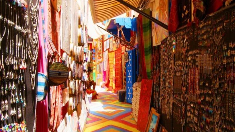 Calle del comercio en Fez