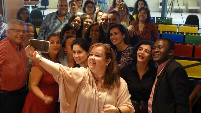 IX Encuentro de Biblioteconomía y Documentación: Sociedad digital y redes