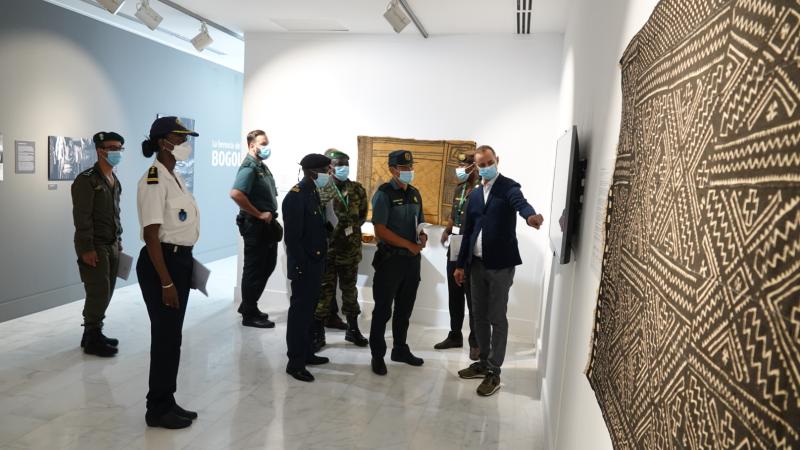 Un grupo de oficiales de policía de África occidental visita Casa África