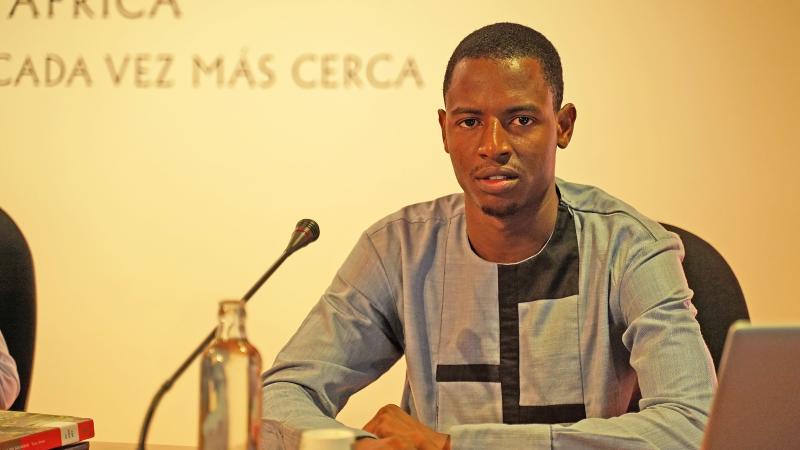 Adama Aw durante la charla