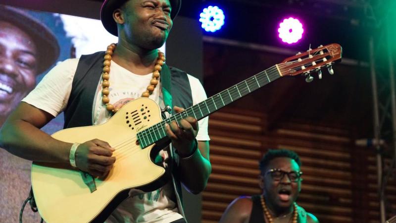 FRA! y Kyekyeku & Ghanalogue Highlife, los grupos musicales ganadores del Ghana Vis a Vis, girarán este verano por España