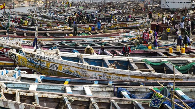 Pescadores en saint louis (senegal)
