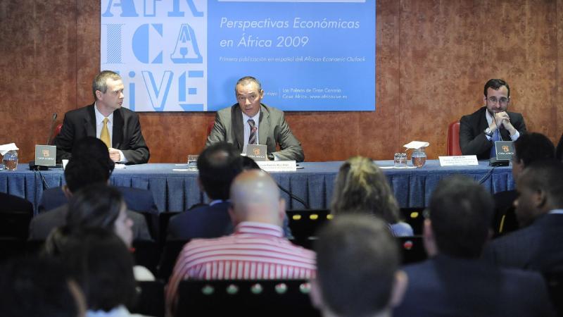 1. Presentación del Informe Perspectivas Económicas en África, 2009 en Casa África