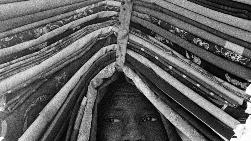 20. Mouna Karray, série « L’équilibre précaire », 2006 et 2011 © Mouna Karray -Album Panafricaine-