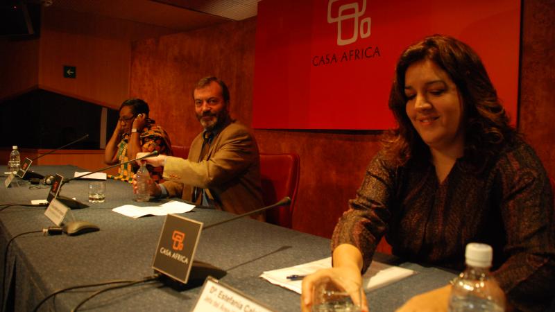 - Presentación del III Encuentro sobre Biblioteconomía en Casa África por Ricardo Martínez Vázquez -Director General de Casa África- y por Helen Asamoah-Hassan representante de la IFLA en África, Sudáfrica