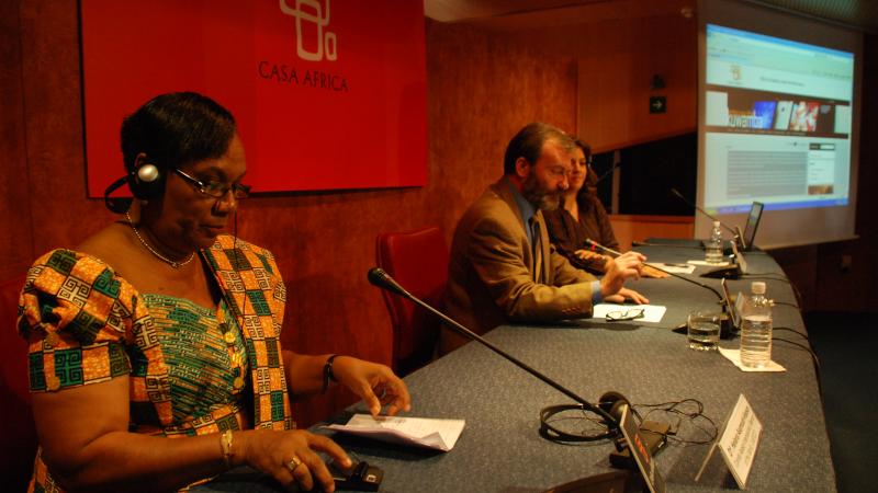 - Presentación del III Encuentro sobre Biblioteconomía en Casa África por Ricardo Martínez Vázquez -Director General de Casa África- y por Helen Asamoah-Hassan representante de la IFLA en África, Sudáfrica