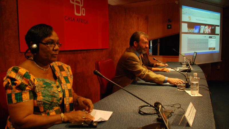 - Presentación del III Encuentro sobre Biblioteconomía en Casa África por Ricardo Martínez Vázquez -Director General de Casa África- y por Helen Asamoah-Hassan representante de la IFLA en África, Sudáfrica