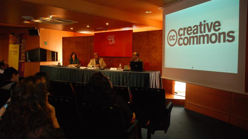 - Presentación e intervenciones de la Mesa sobre Bibliotecas Digitales y sobre Propiedad Intelectual, III Encuentro sobre Biblioteconomía en Casa África