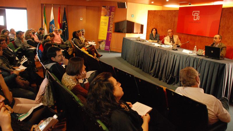 - Presentación e intervenciones de la Mesa sobre Bibliotecas Digitales y sobre Propiedad Intelectual, III Encuentro sobre Biblioteconomía en Casa África