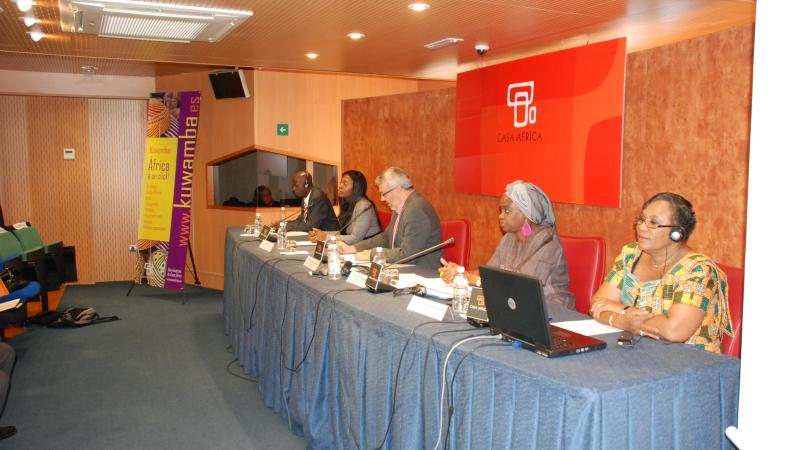 - Presentación e intervenciones de la Mesa sobre Bibliotecas y Cooperación en el III Encuentro sobre Biblioteconomía en Casa África