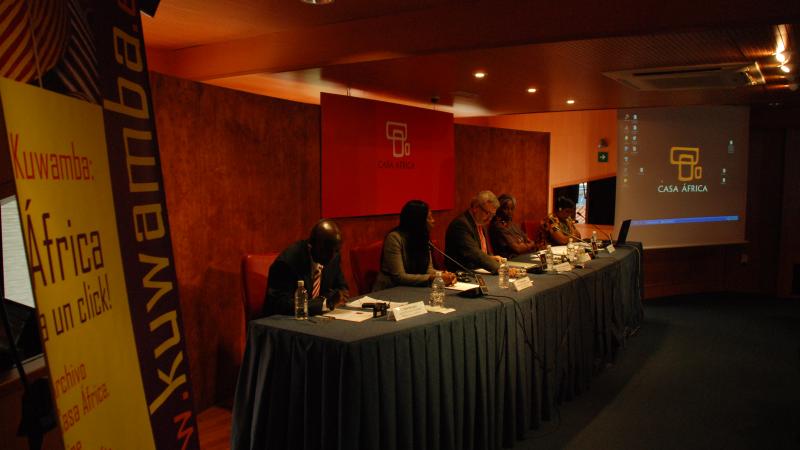 - Presentación e intervenciones de la Mesa sobre Bibliotecas y Cooperación en el III Encuentro sobre Biblioteconomía en Casa África
