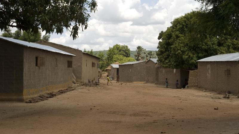 32.	Usos y costumbres, proyecto Soutoura de Ángel Luis Aldai, Casa África
