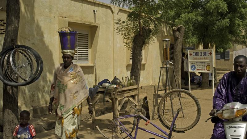 47.	Usos y costumbres, proyecto Soutoura de Ángel Luis Aldai, Casa África