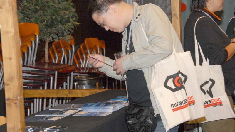 30. MiradasDoc Market 2011