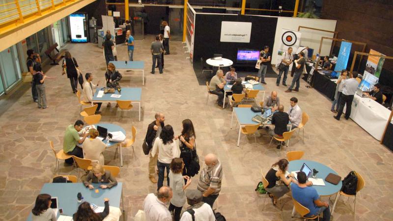 34. MiradasDoc Market 2011