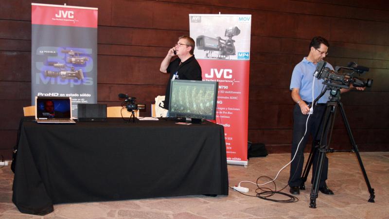 37. MiradasDoc Market - Presentación Cámara JVC 3D Full HD (foto Eva Molina)