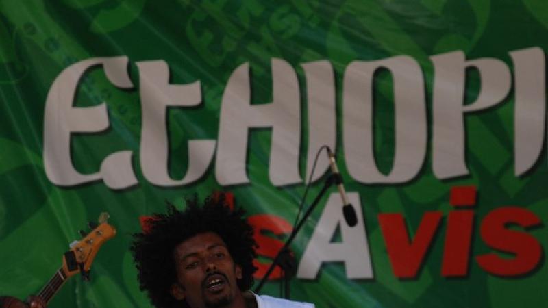 1. Actuación de Ethiocolor en el programa Ethiopia vis a vis organizado por Casa África