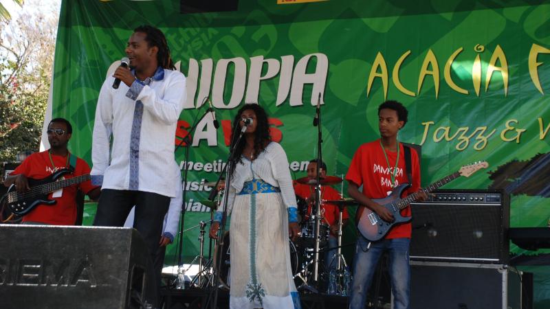 5. Actuación de Ethiocolor en el programa Ethiopia vis a vis organizado por Casa África