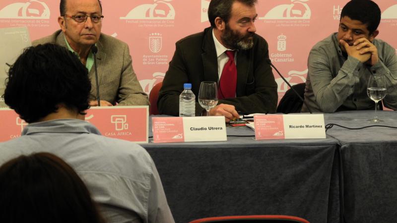 12. De izq a dere.: Claudio Utrera -Director del Festival de Cine de Las Palmas de Gran Canaria-, Ricardo Martínez Vázquez -Director General de Casa África-, y Ahmad Abdalla -director de cine egipcio-
