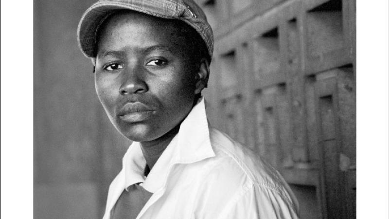 1. Amogelang Senokwane - Serie Faces and Phases