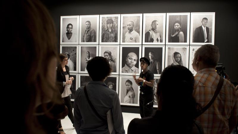 38. Inauguración de la exposición ‘Fragmentos de una nueva historia’ de Zanele Muholi en Casa África