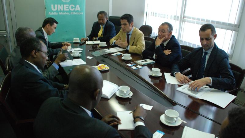 4. Reuniones de Casa África, representada por Luis Padilla - Secretario General -, en la UNECA junto con el embajador de España en Etiopía, Miguel Fernández-Palacios