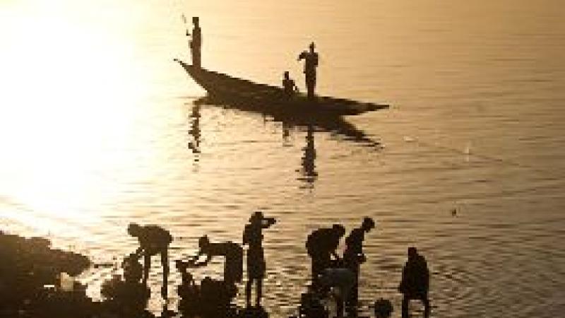 14.  Segou. Piragua Mujeres Níger