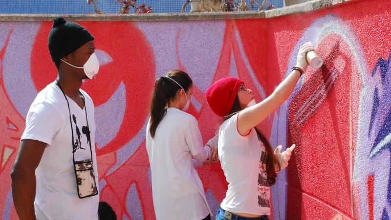 43. Imágenes del proceso de creación del Mural Desarrocio: Mural comunitario 'Urban Art en el Campus' en la Universidad de Las Palmas de Gran Canaria