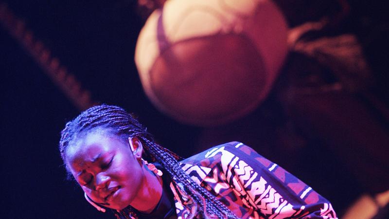 15. Shula Ndiaye -cantante-