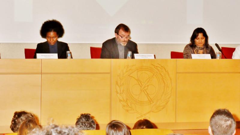 8. Mesa de presentación del Cuaderno Africano Si hablas de nosotros