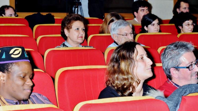 25. Público asistente al acto