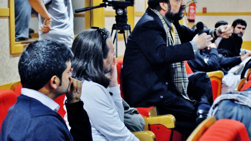 38. Intervención del público en la presentación del Cuaderno Africano Si hablas de nosotros