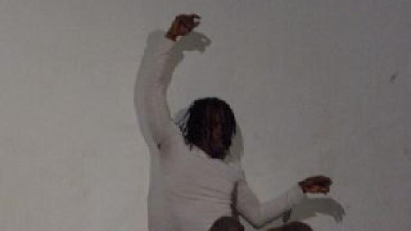 9. Adonis Nébiè -bailarín de Burkina Faso- en la residencia coreográfica en La Gomera