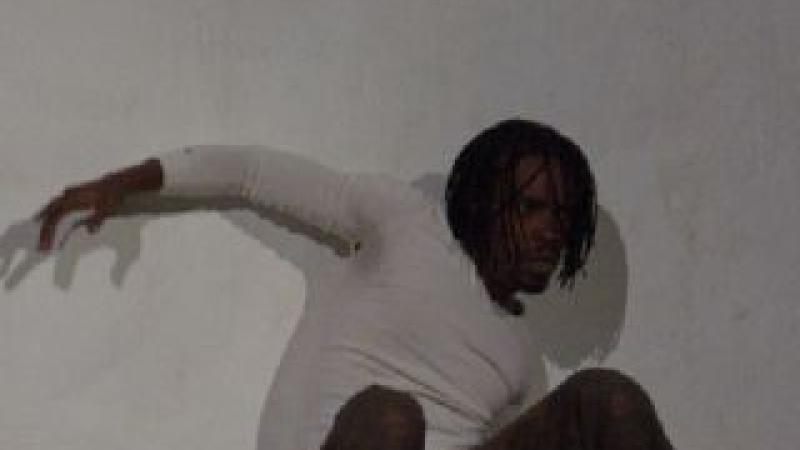 10. Adonis Nébiè -bailarín de Burkina Faso- en la residencia coreográfica en La Gomera