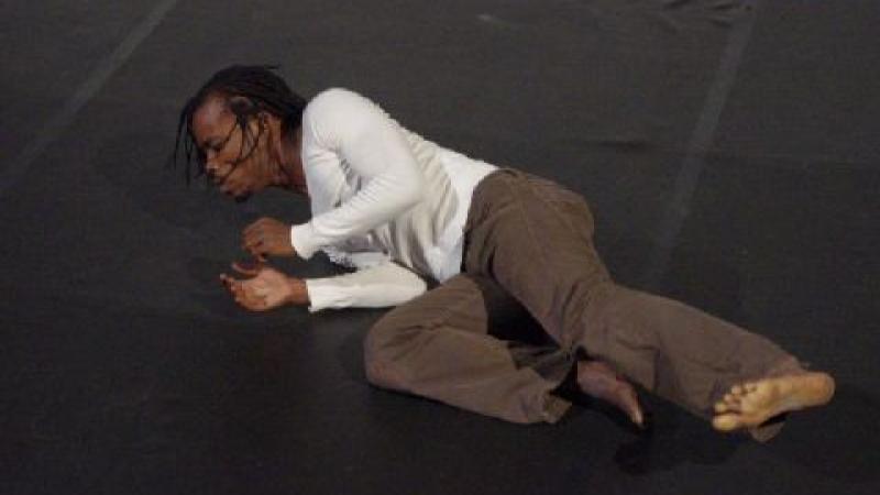 14. Adonis Nébiè -bailarín de Burkina Faso- en la residencia coreográfica en La Gomera