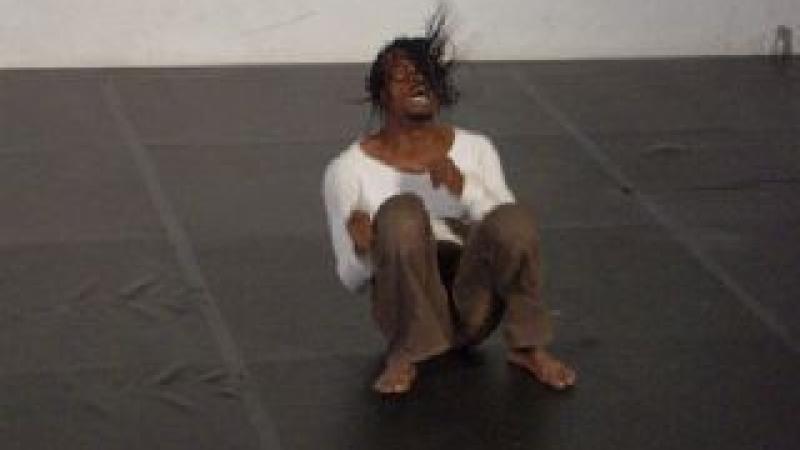 17. Adonis Nébiè -bailarín de Burkina Faso- en la residencia coreográfica en La Gomera