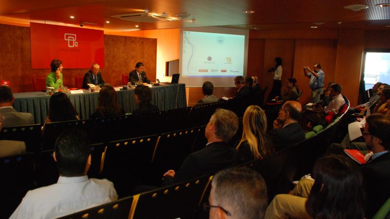 8. Mesa de inauguración de la Conferencia de la Asociación Internacional de Transporte Multimodal celebrada en Casa África