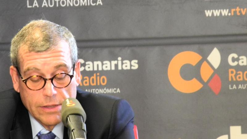 9. Imágenes de la entrevista concedida a Santiago Martínez-Caro, Director General de Casa África, en Ahora África de Canarias Radio en Casa África